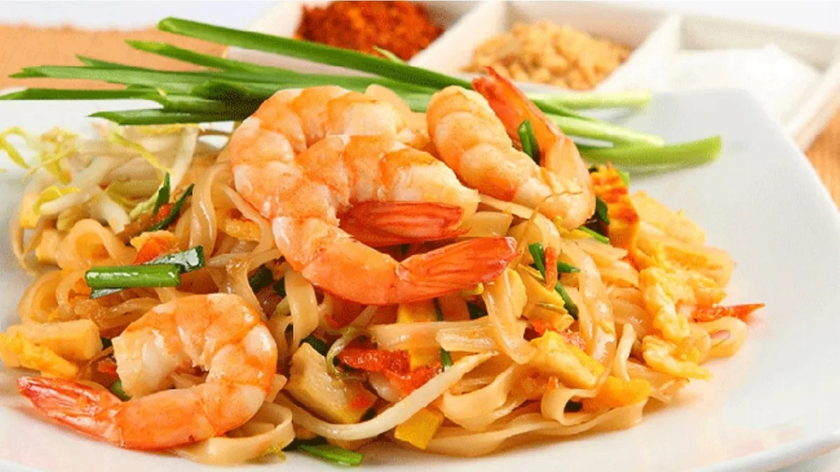 40E. Fried Noodle Shrimp/Pirított Tészta Garnélarák​​​​​​​​​​​​​​​​