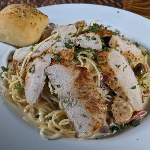 Spicy Chicken Alfredo Entree