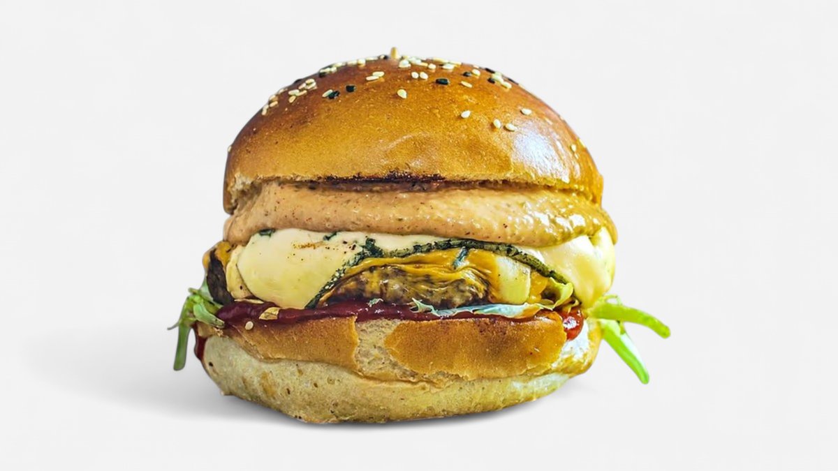 Burger Cheese + cartofi prajiti ,salata coleslaw si sos