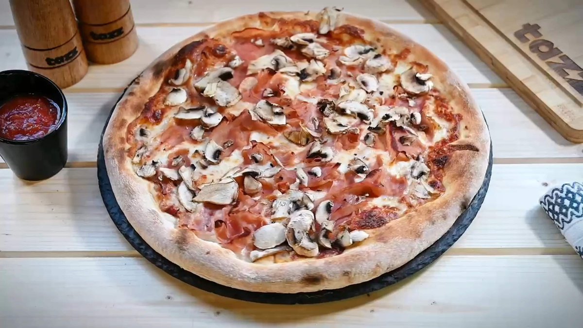 Pizza Prosciutto Funghi