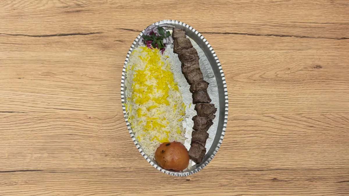 Chelo Chen Je  گوساله چلو چنجه فیله کباب(fillet  beef)