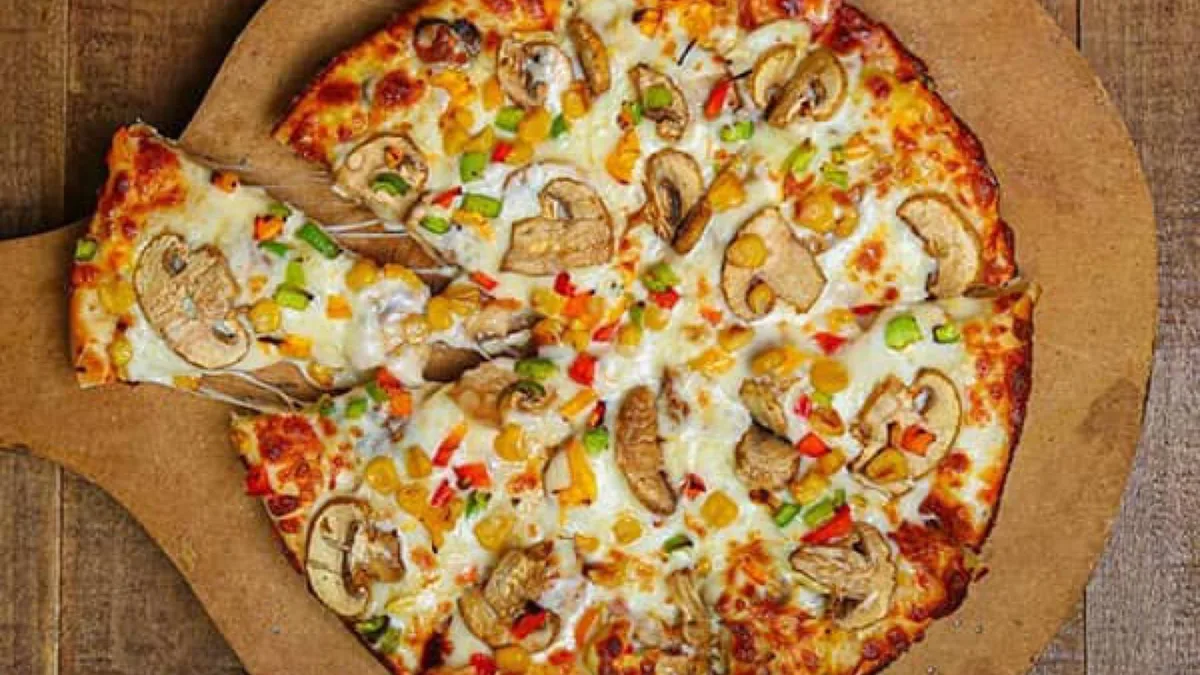 PIZZA chicken and mashrom 28CM (HALAL)/پیتزا مرغ و قارچ🐔
