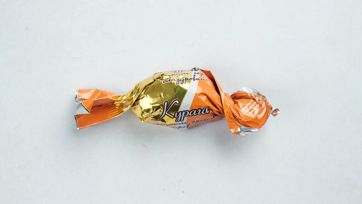 Bombon “Marelica s orahom u čokoladi”