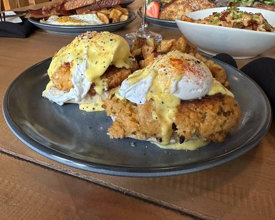 Crab Cake Bennie