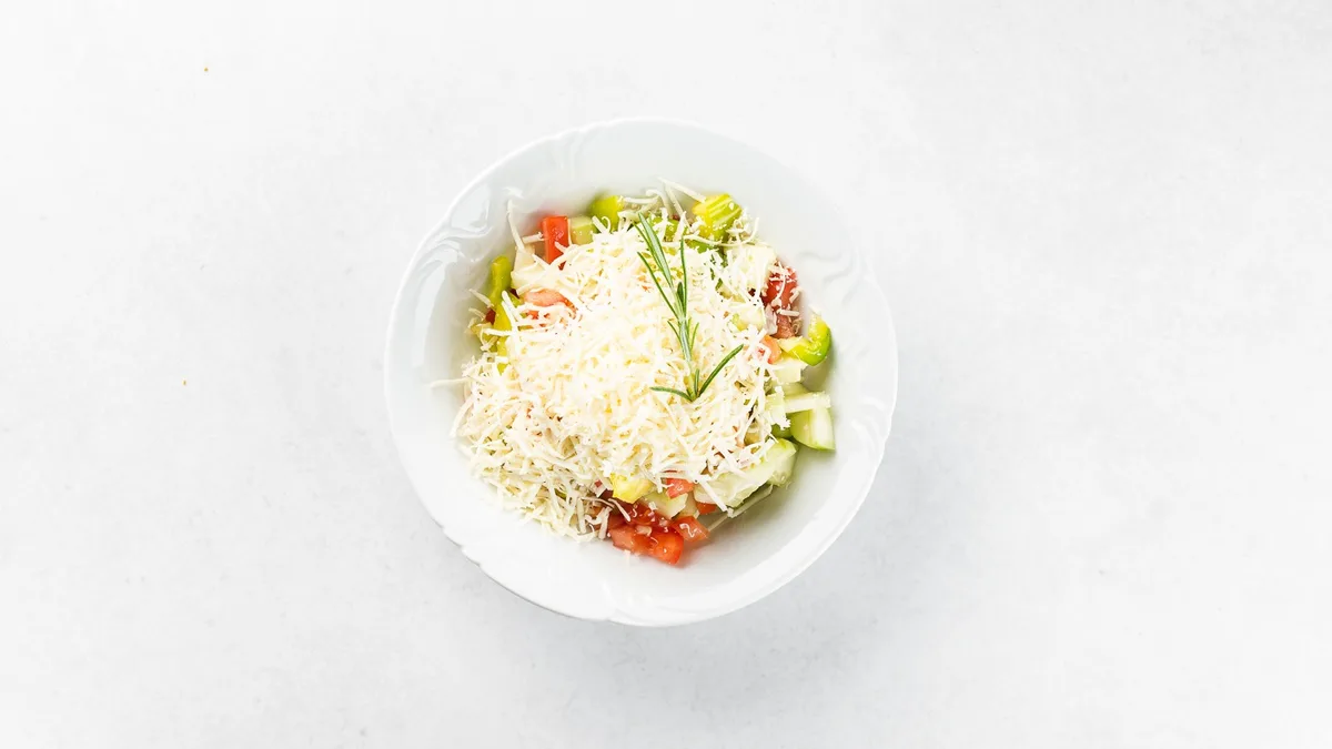 Šopska salata s dressingom