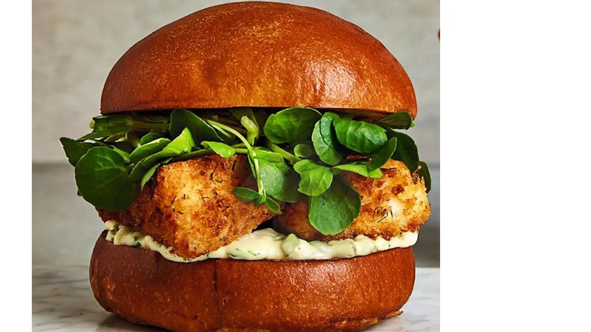 Gordon Ramsey's Fish and Chips burger 🐟🍔
