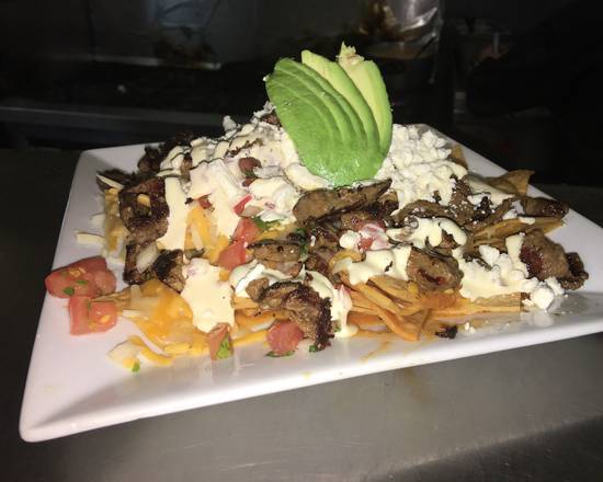 Chicken and Steak Nachos (Mixtos)