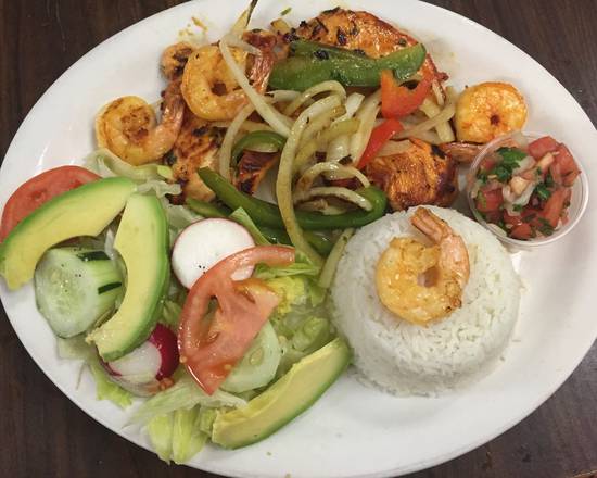 Grilled Chicken Breast with Shrimp (Pechuga con Camarones)