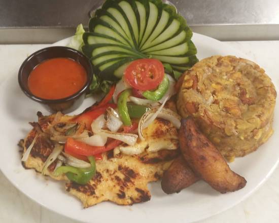 Grilled Chicken Mofongo (Pechuga A la Placha)