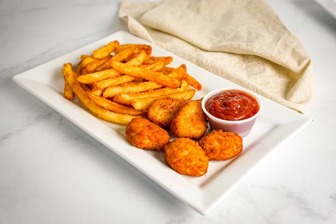 Nuggets con Papas Fritas