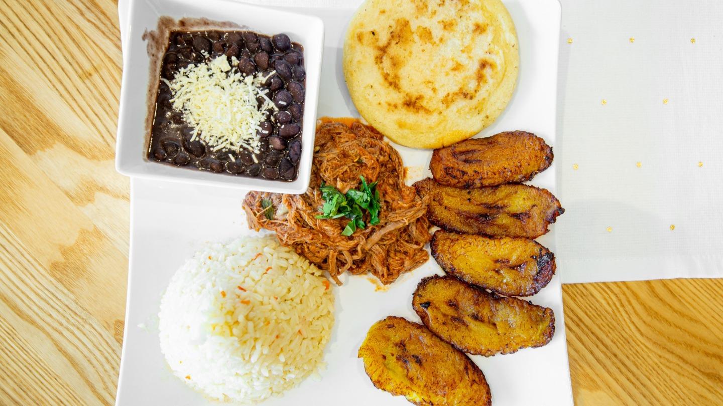 Pabellon Criollo (Almuerzos / Lunch)