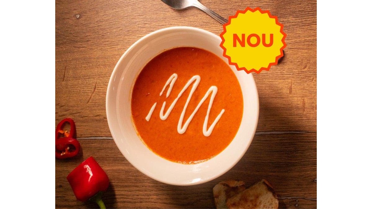 Nou - Supă cremă de ardei copți