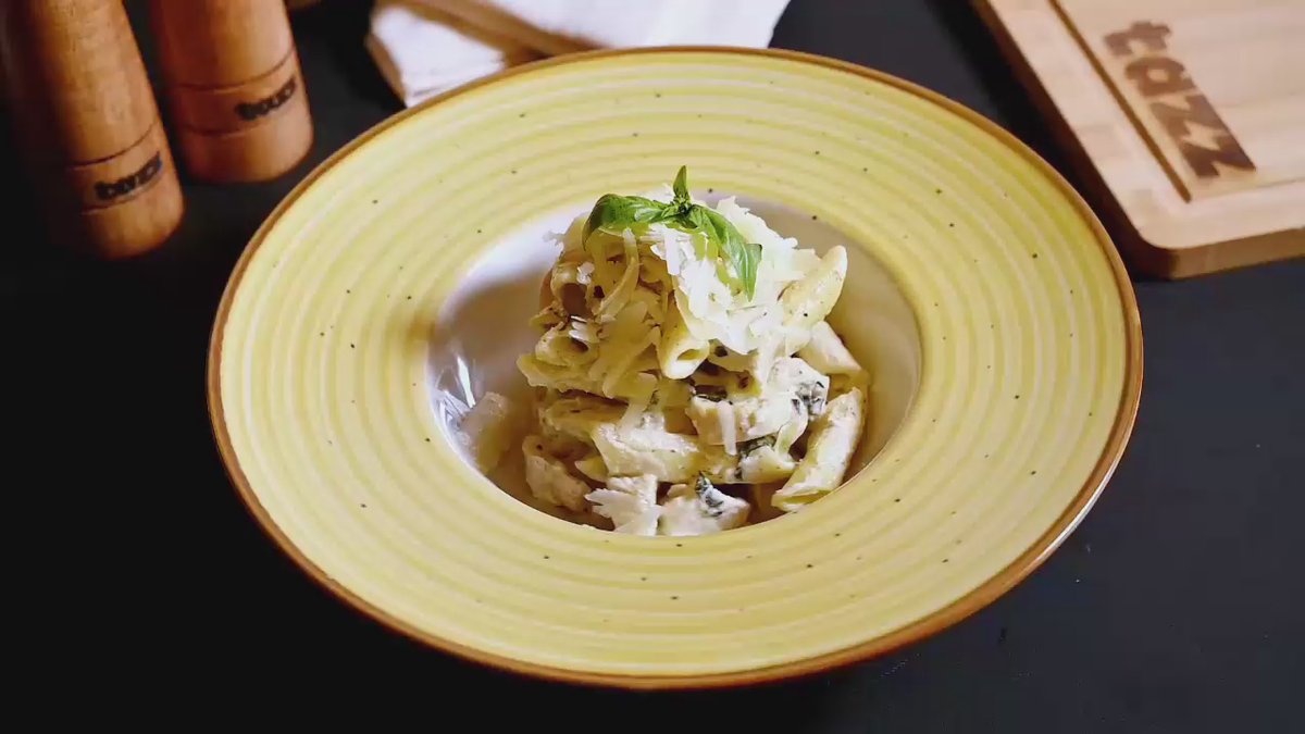 Penne cu pesto și pui