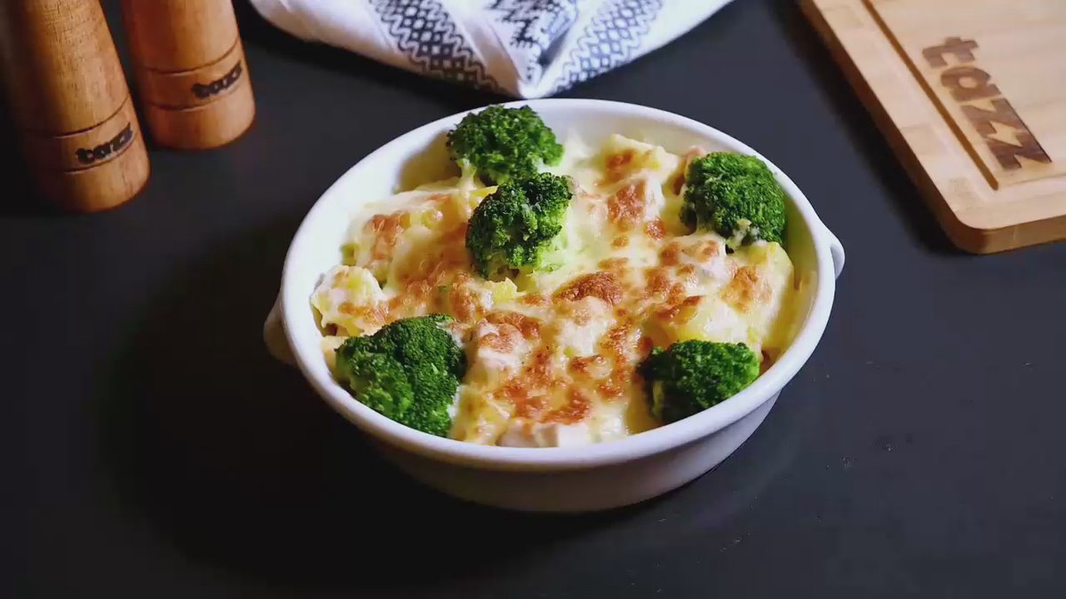 Pui nobil cu broccoli la cuptor