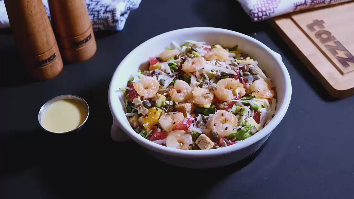 Salată cu creveți în unt și citrice