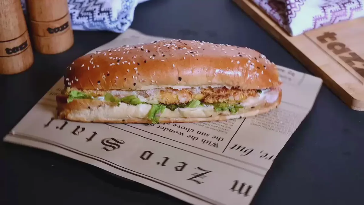 Sandwich cu pui crispy