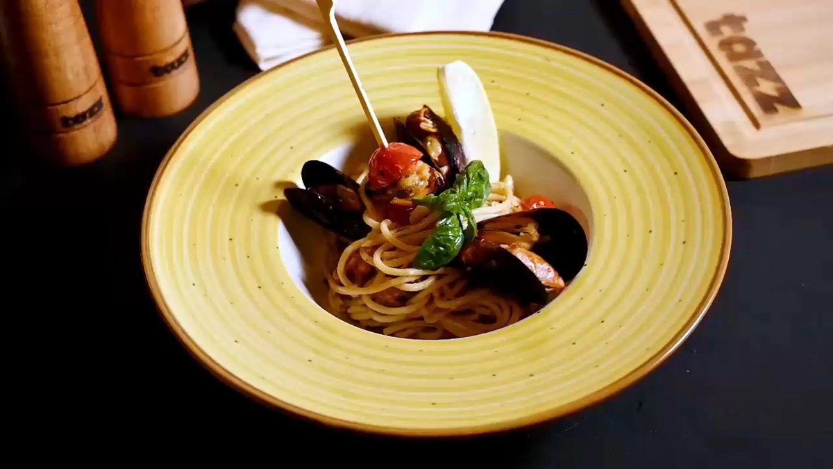 Spaghetti cu midii și vin