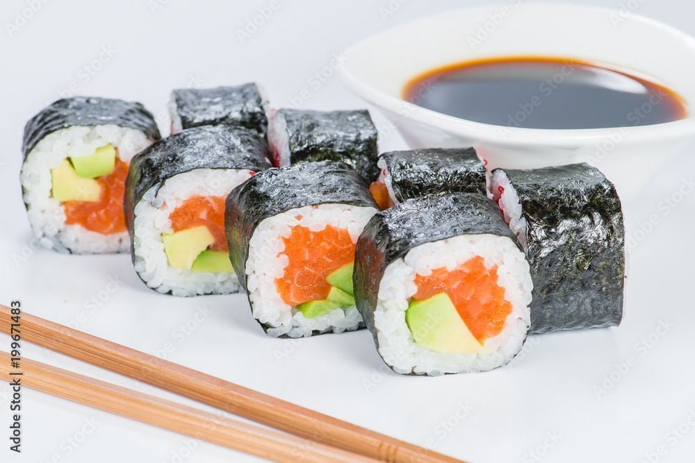Maki sake avocado