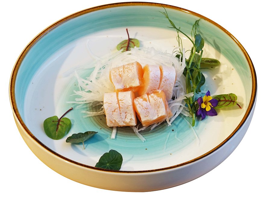 Sashimi sake toro