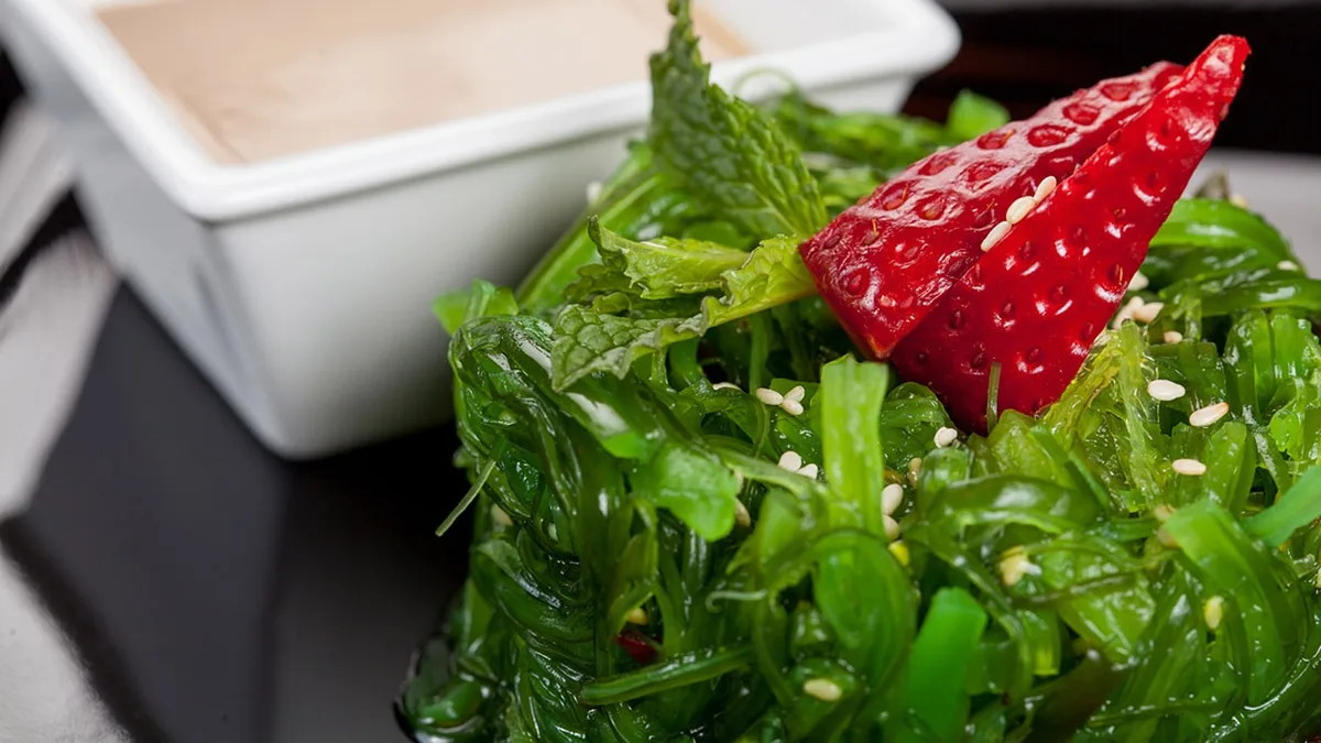 Салат Чука/CHUKA SALAD