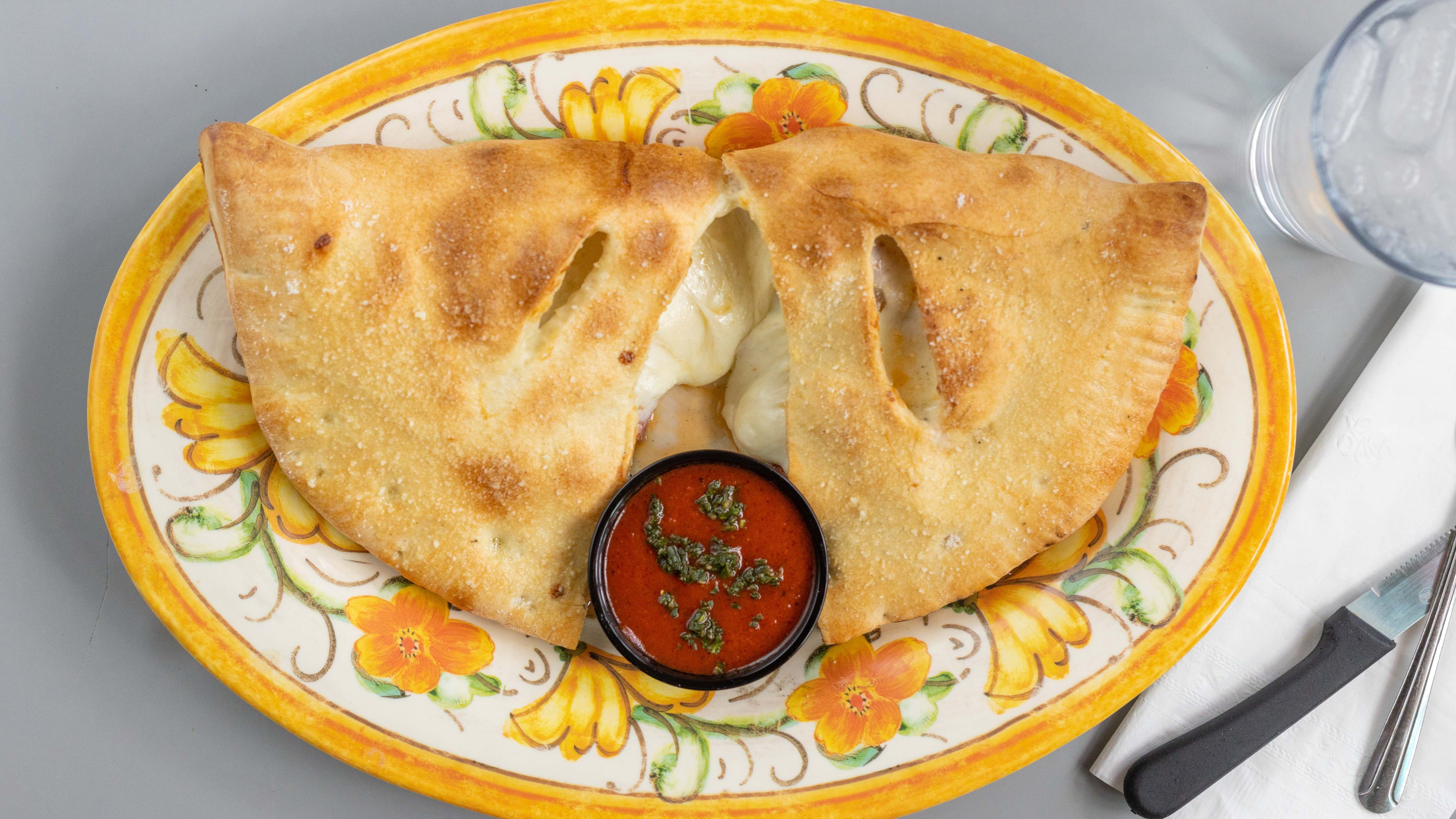 Raquel's Calzone