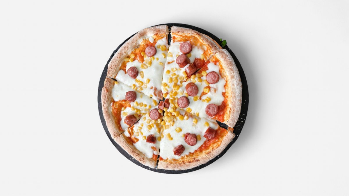 Pizza cu crenvurști de casă și porumb 370g
