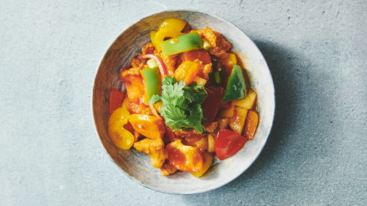 12. Kylling  i sur-sød sauce