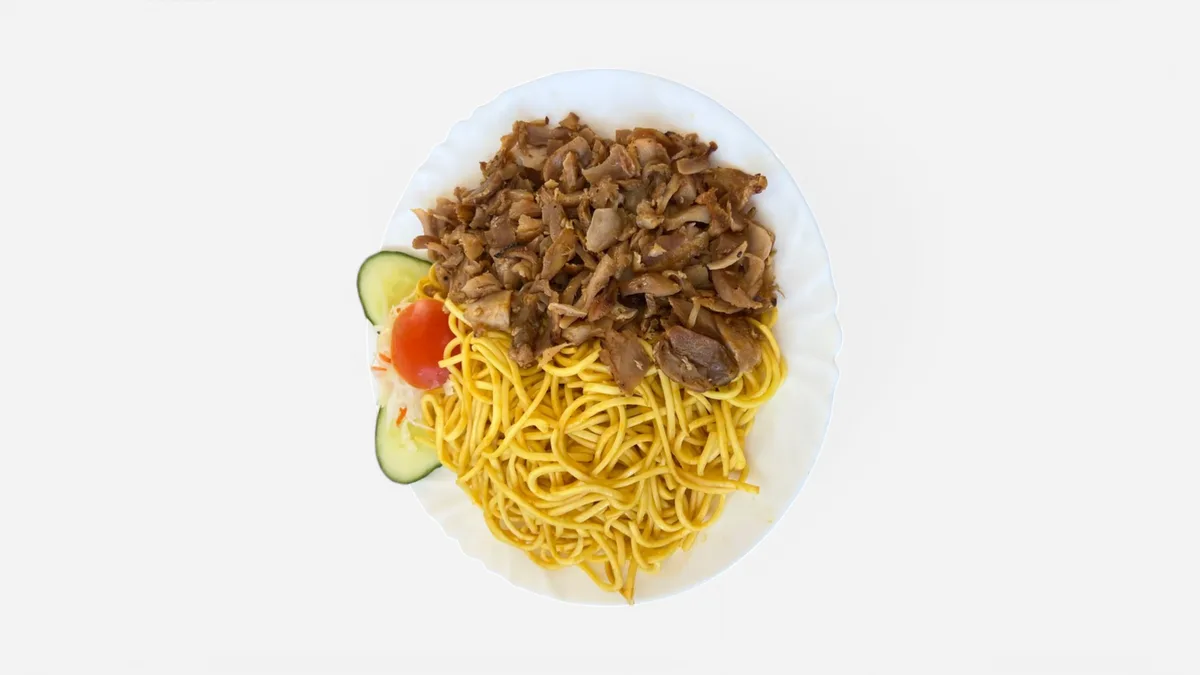 122. Gyros s omáčkou + příloha