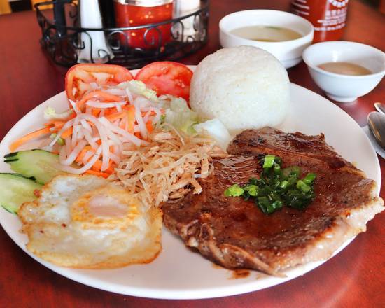 52. Grilled Pork Chop Over Rice (Com Suong)