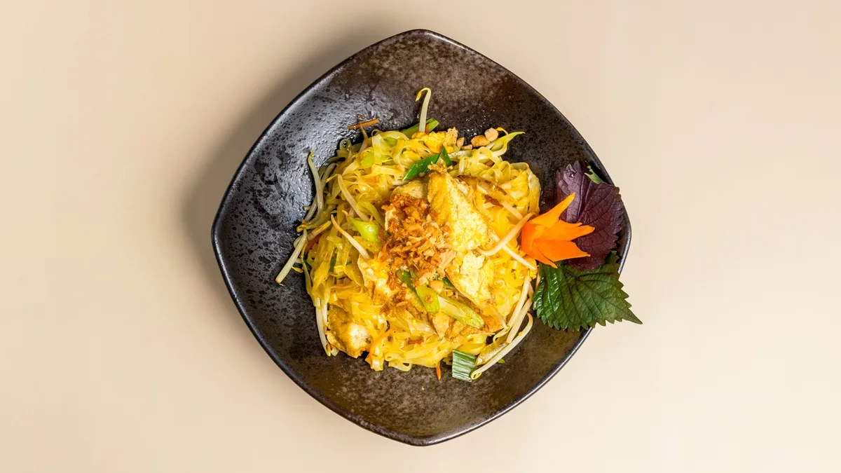 Pho Xao-Fried Flat Rice Noodles