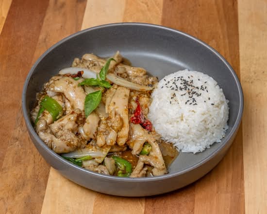 E4 Lemongrass Chicken