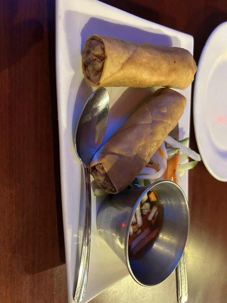 B1. Crispy Pork Rolls Bun