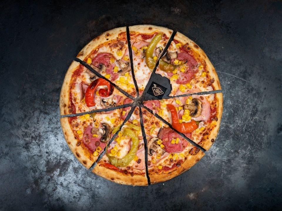16 , Pizza Quasimodo Normal