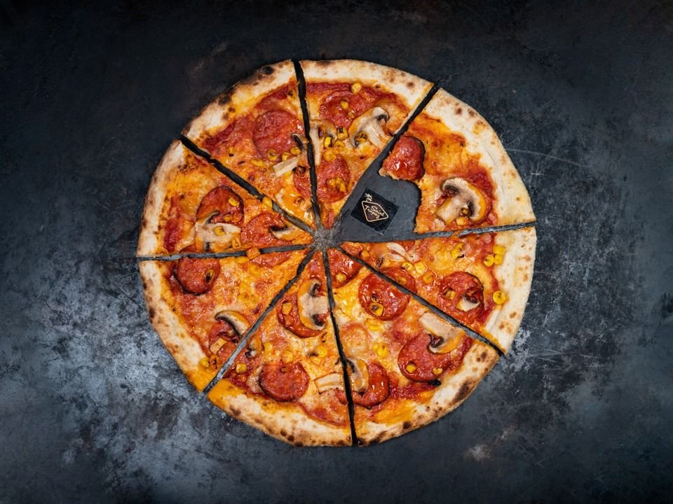 25 . Pizza Americano pepperoni Normal