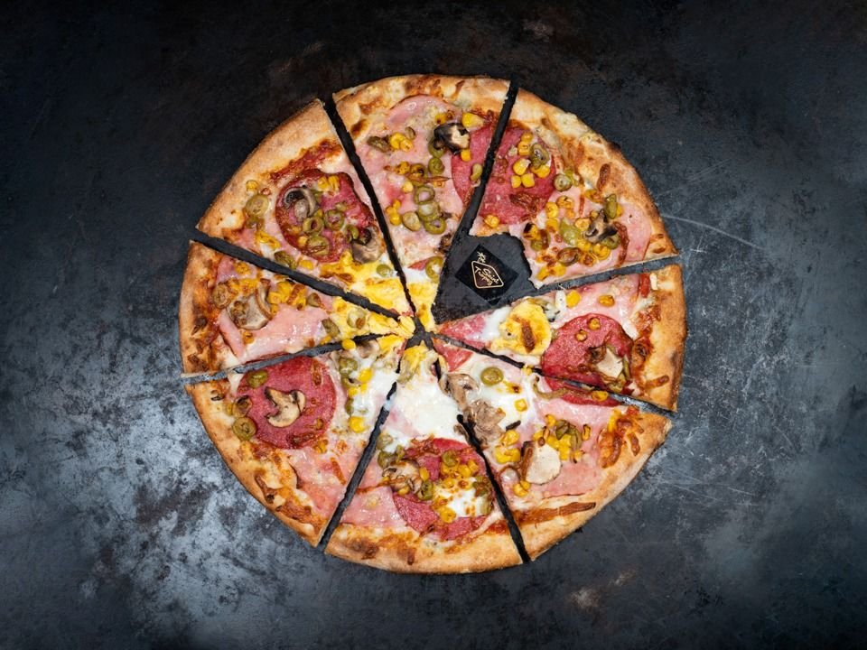 30. Pizza Capriciosa Normal