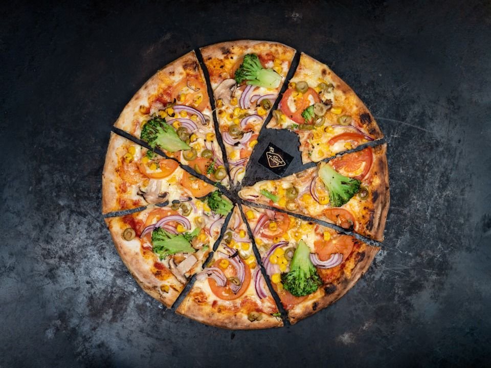34. Pizza Vegetariánska Family