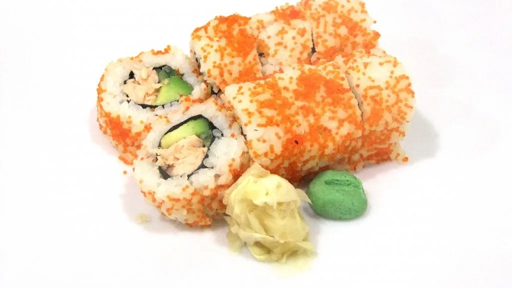 California tobiko grill salmon
