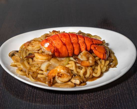 Stir- Fry Lobster Seafood Udon Noodle