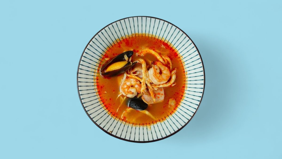 Tom yam krivet və kalmar ile