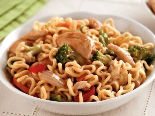 Yakissoba de Frango com Legumes 500g