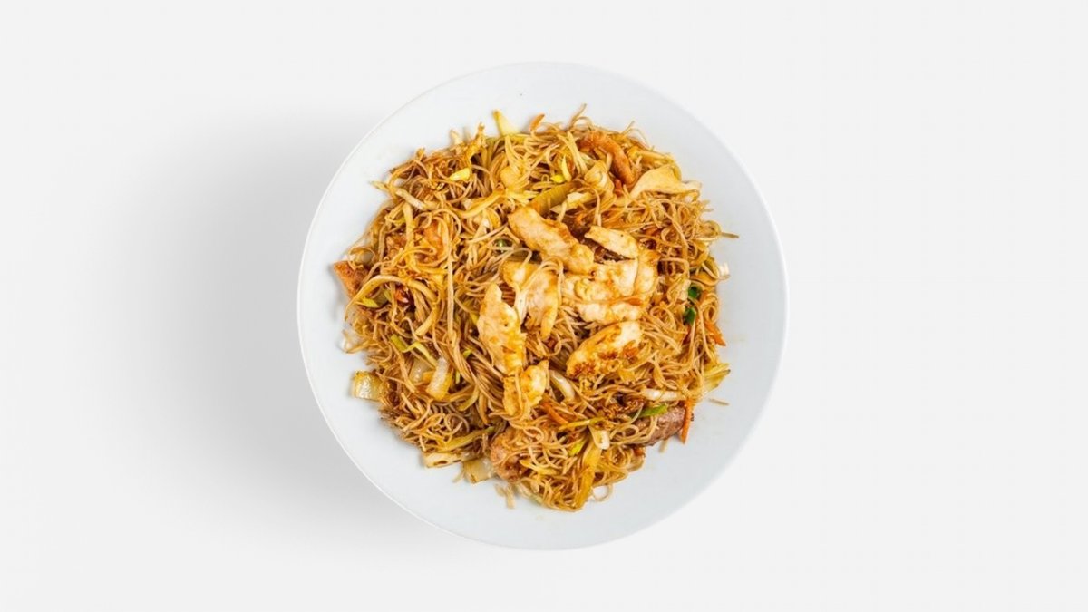 111.Pražené rýžové nudle po Thajsku s kuřecím masem🌶️