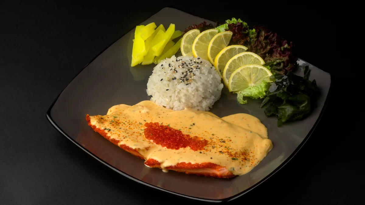 Salmon Sakura
