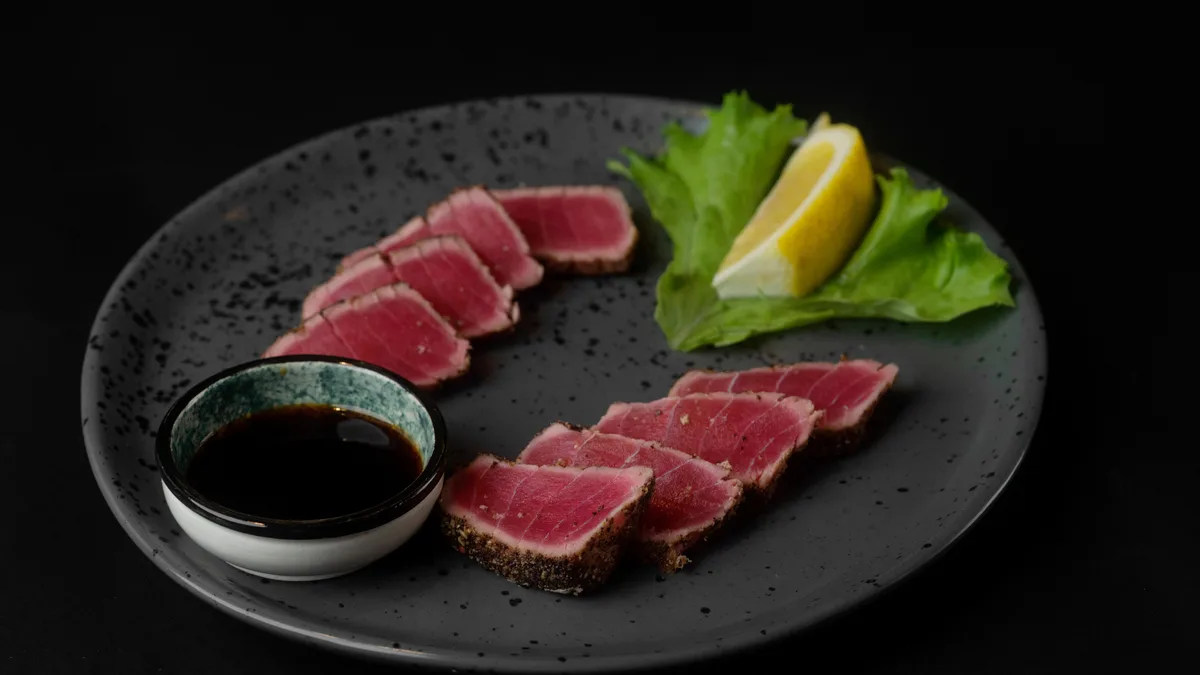 Tuna with pepper
