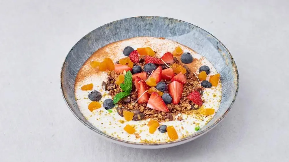 GRANOLA Z GRANATEM