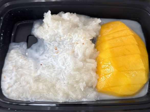 Sweet Sticky Rice with Mango (Seasonal)