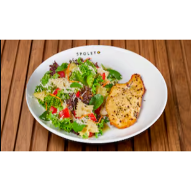 Filé de Frango com Salada de Massa