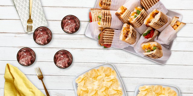 Assorted Warm Melt Tray and Drink Bundle (Serves 10)
