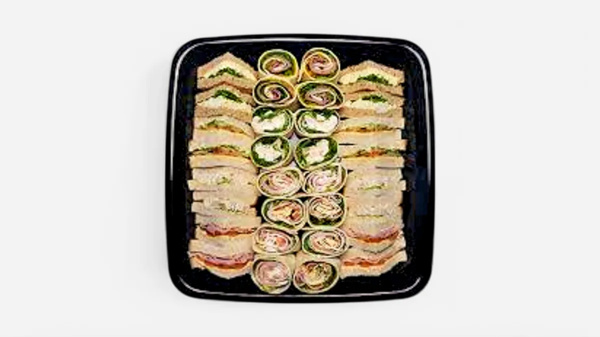 8 Mixed Toast and 8 Tortilla Platter for 16 (32 Pieces)
