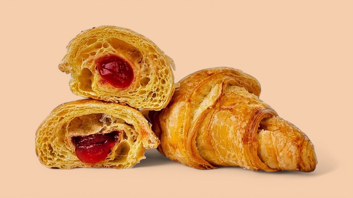 French Red Berry Croissant 110gr