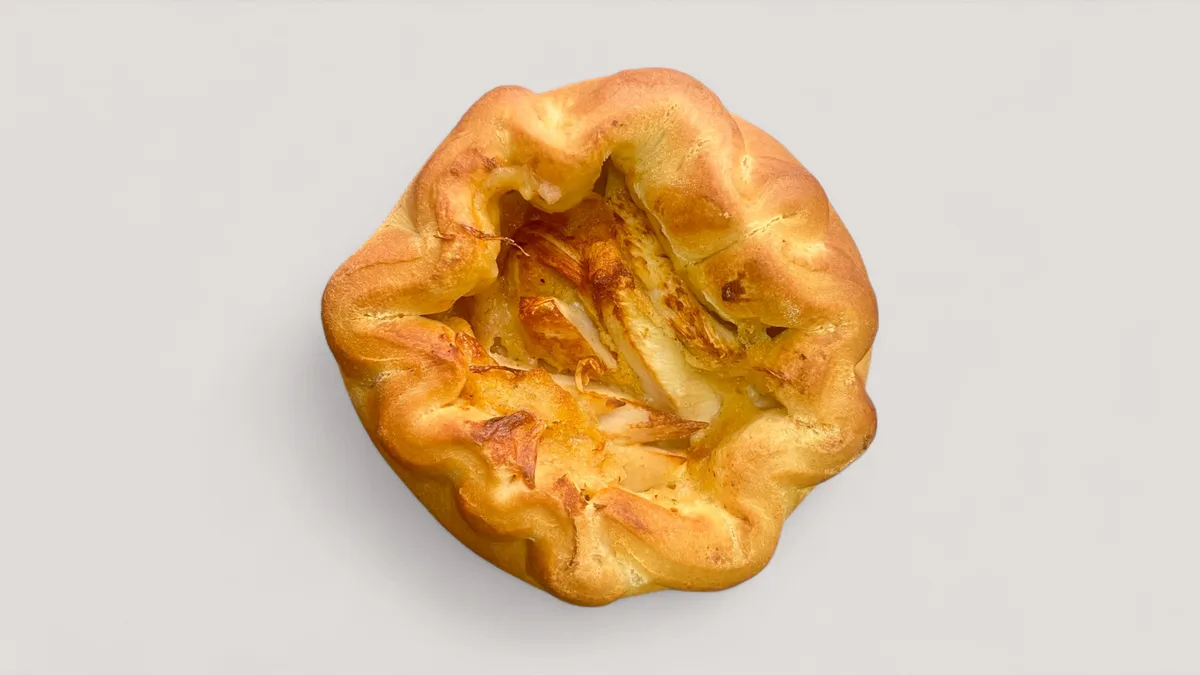 Large Pastry Net Dough filled with Chicken and Cheese 280gr